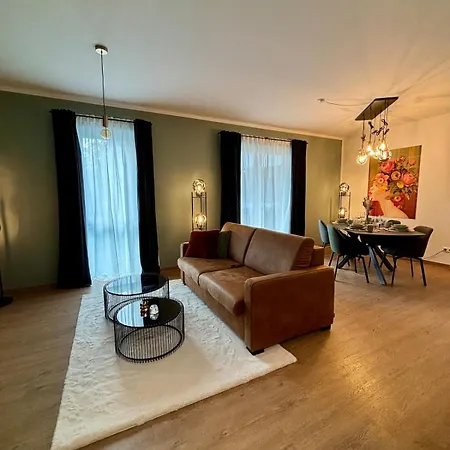 Klinik & Kurpark Parkplatz Barrierefreies Boxspringbett Apartmán