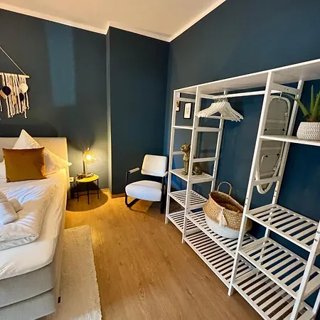 Апартаменты Klinik & Kurpark Parkplatz Barrierefreies Boxspringbett Бад-Эйнхаузен