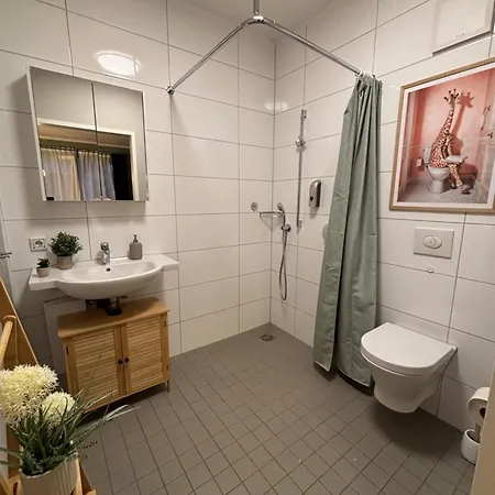 Klinik & Kurpark Parkplatz Barrierefreies Boxspringbett * Бад-Эйнхаузен